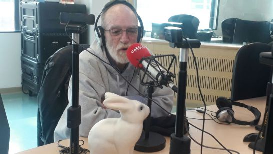Kepa Amuchástegui, será el protagonista de la obra ‘Conejo Blanco, Conejo Rojo’.: “Estoy muerto del susto pero es muy interesante”: Kepa Amuchástegui Kepa Amuchástegui, será el protagonista de la obra ‘Conejo Blanco, Conejo Rojo’.: “Estoy muerto del susto pero es muy interesante”: Kepa Amuchástegui