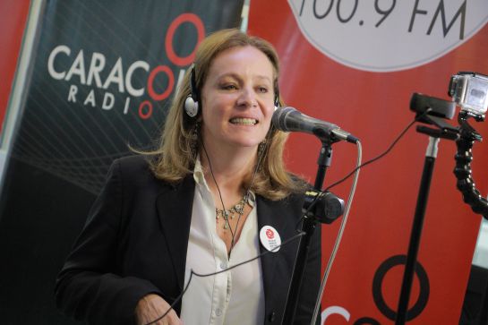 Alejandra Borrero, IV Festival ni con el Pétalo de una Rosa, Karaoke: Alejandra Borrero y una emotiva interpretación en karaoke Alejandra Borrero, IV Festival ni con el Pétalo de una Rosa, Karaoke: Alejandra Borrero y una emotiva interpretación en karaoke