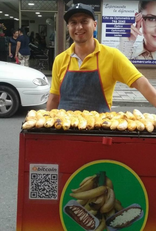 Vendedor ambulante que transacciona con bitcoins: El vendedor ambulante de plátanos con queso que transacciona con bitcoins Vendedor ambulante que transacciona con bitcoins: El vendedor ambulante de plátanos con queso que transacciona con bitcoins