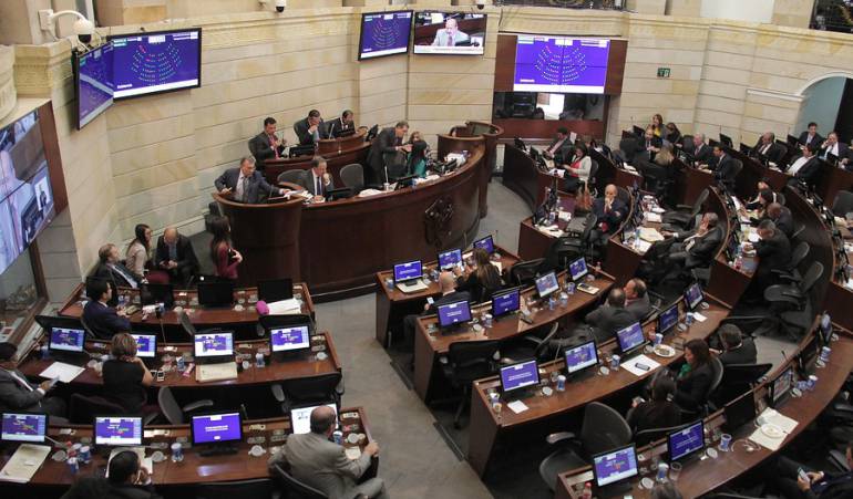 Centro Democrático y Partido Liberal con mayor intención de voto a Senado