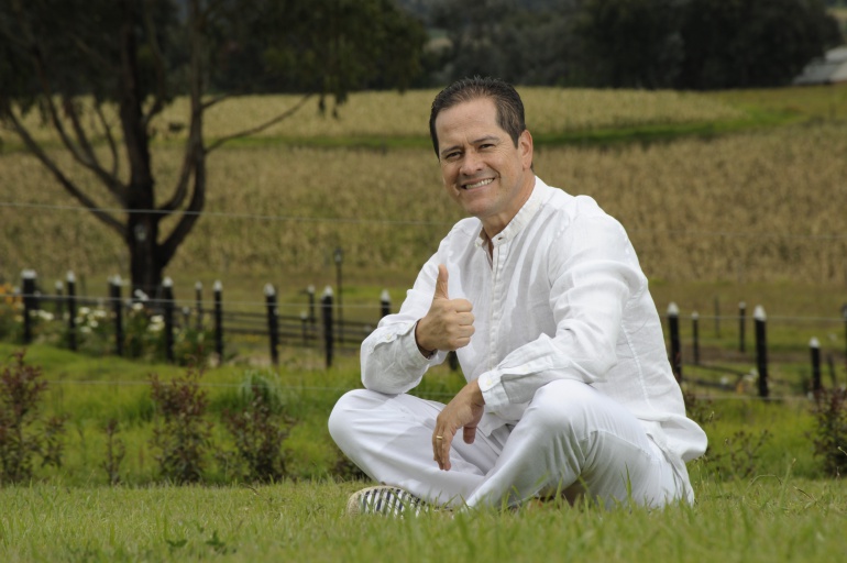 “Ámate y ama, sánate y sana” “Ámate y ama, sánate y sana”
