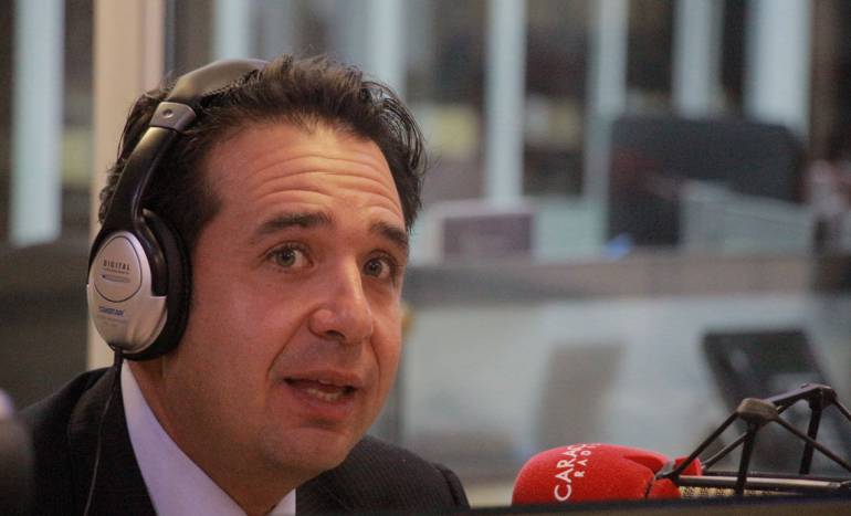 HORA 20: Nadie les está cercenando sus derechos: Estrada sobre despidos en Avianca