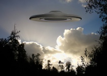 Miembro de la NASA asegura haber visto criatura alienígena en el espacio