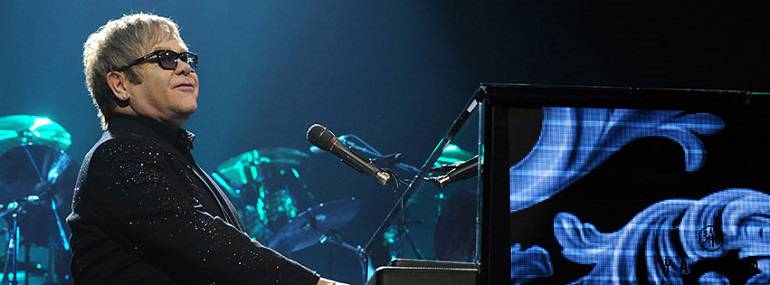 71 años de Elton John