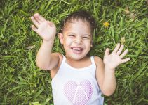 ¿Cómo potenciar la felicidad en niños y niñas?