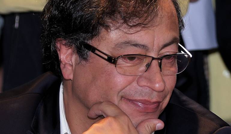 Elecciones presidenciales Colombia apoyo a Petro por parte de miembros polo: Huele a crisis en el Polo: desbandada hacia el petrismo Elecciones presidenciales Colombia apoyo a Petro por parte de miembros polo: Huele a crisis en el Polo: desbandada hacia el petrismo
