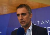 Puede integrar un plantel de selección sin problema: Batistuta