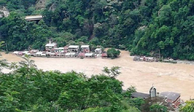Río Cauca amenaza a comunidades campesinas