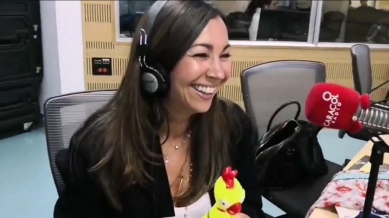 #LaLuciérnaga: ¿A quién se le acomoda el gallo?