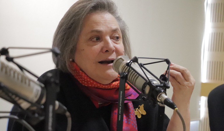 HORA 20: “El país se ha civilizado”: Clara López