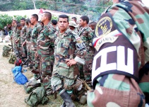 Paramilitares asesinaron a líderes por recoger firmas
