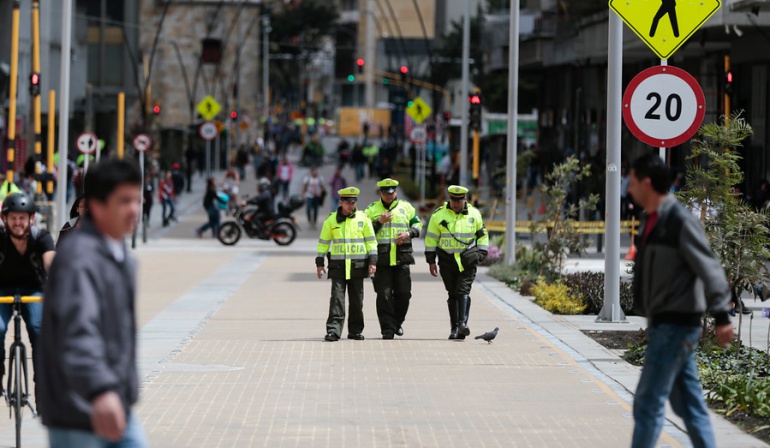 Código de policía.: Piden autorizar que policías apaguen la música del vecino ruidoso