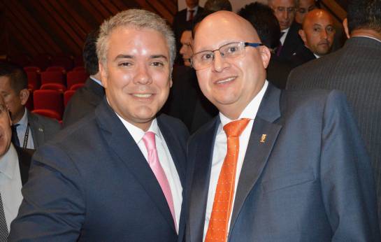 Presidente ejecutivo de Fedecacao, Eduard Baquero, con el presidente de Colombia, Iván Duque. Presidente ejecutivo de Fedecacao, Eduard Baquero, con el presidente de Colombia, Iván Duque.