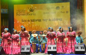 Un evento del folclor del Pacifico Un evento del folclor del Pacifico