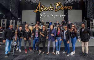 Sus presentaciones reúnen hasta 23 persona en escena Sus presentaciones reúnen hasta 23 persona en escena