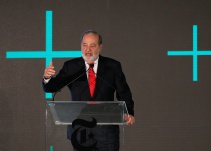 Carlos Slim dice que seguirá invirtiendo en Colombia