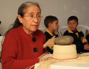 Lilia Rosero aprendió de sus padres y ella enseña a nuevas generaciones. Lilia Rosero aprendió de sus padres y ella enseña a nuevas generaciones.