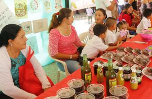 Miles de personas llegan hasta Campeche para disfrutar de la muestra gastronómica. Miles de personas llegan hasta Campeche para disfrutar de la muestra gastronómica.