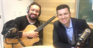 Yener Bedoya además de ser el director también hace parte del show. Yener Bedoya además de ser el director también hace parte del show.