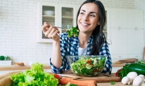 Buena alimentación, cero estrés y hacer ejercicio mejora el sistema inmune Buena alimentación, cero estrés y hacer ejercicio mejora el sistema inmune