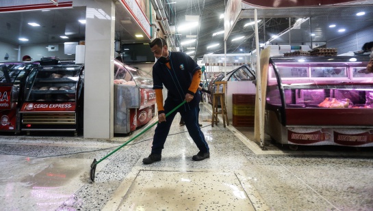En las plazas de mercado han incrementado la limpieza, pero en varias no ha sido suficiente. En las plazas de mercado han incrementado la limpieza, pero en varias no ha sido suficiente.