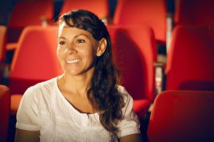La directora del Teatro La Máscara está muy emocionada de esta primera experiencia virtual. La directora del Teatro La Máscara está muy emocionada de esta primera experiencia virtual.