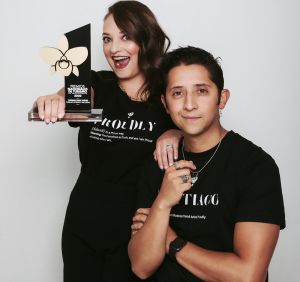 "Somos una pareja heterosexual, que salimos del closet por nuestros clientes". "Somos una pareja heterosexual, que salimos del closet por nuestros clientes".