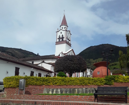Parque de Cácota, donde se le rinde homenaje a los duraznos. Parque de Cácota, donde se le rinde homenaje a los duraznos.