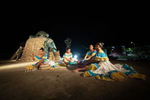 La historia del hombre que se convirtió en Caimán por observar a las mujeres en el rio. La historia del hombre que se convirtió en Caimán por observar a las mujeres en el rio.