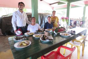 Degustación de platos típicos de la región Degustación de platos típicos de la región