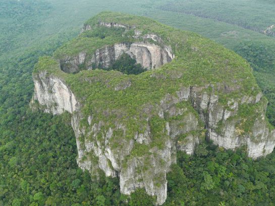 Sobrevolar el Parque Nacional Natural de Chiribiquete es hacer turismo de lujo. Sobrevolar el Parque Nacional Natural de Chiribiquete es hacer turismo de lujo.