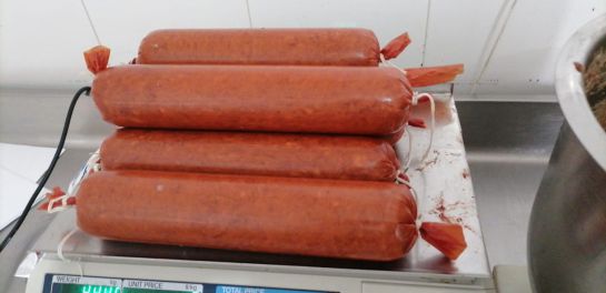 Embutidos con carne de chigüiro Embutidos con carne de chigüiro