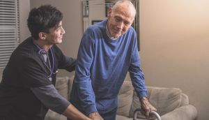 La enfermedad presenta una ligera predisposición más en los hombres que en mujeres. La enfermedad presenta una ligera predisposición más en los hombres que en mujeres.