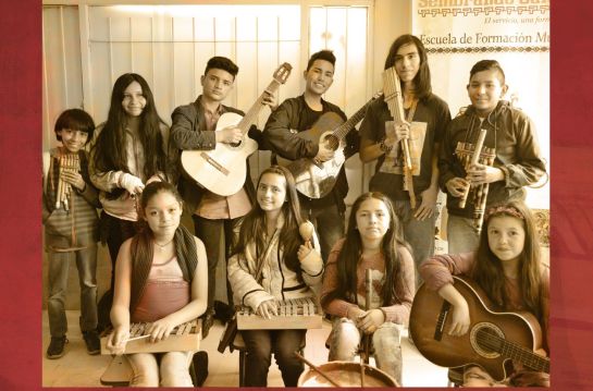 Niños y jovenes de la Escuela de Formación Musica Raices en el cierre del festival. Niños y jovenes de la Escuela de Formación Musica Raices en el cierre del festival.