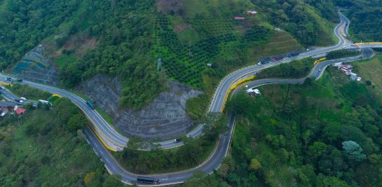 La obra consta de 25 túneles: 15 en Tolima y 8 en Quindío y 31 puentes: 16 en Tolima y 15 en Quindío. La obra consta de 25 túneles: 15 en Tolima y 8 en Quindío y 31 puentes: 16 en Tolima y 15 en Quindío.