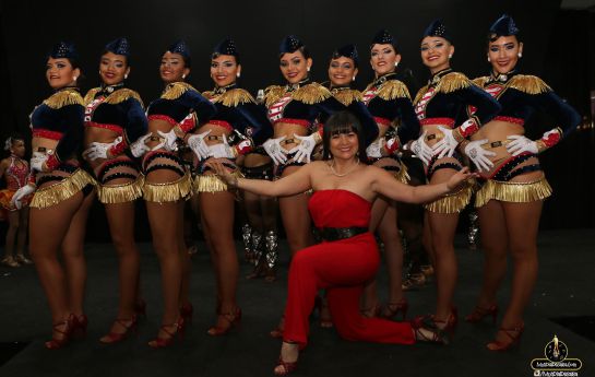 Luz Ayde Moncayo como maestra de baile Luz Ayde Moncayo como maestra de baile