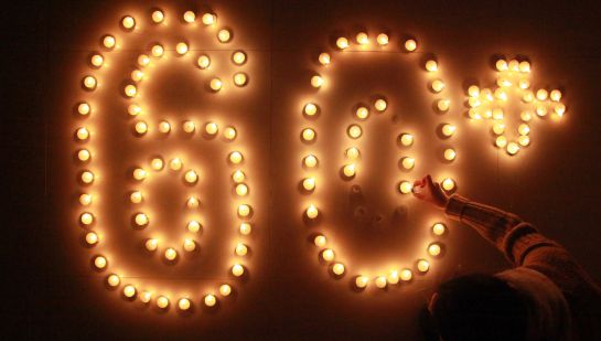 60+: “60” minutos que apagas la luz. “+” ¿qué más vas a hacer el resto del año? 60+: “60” minutos que apagas la luz. “+” ¿qué más vas a hacer el resto del año?