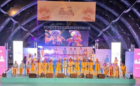 "Petronito" espacio donde niños interpretan música del Pacifico. "Petronito" espacio donde niños interpretan música del Pacifico.