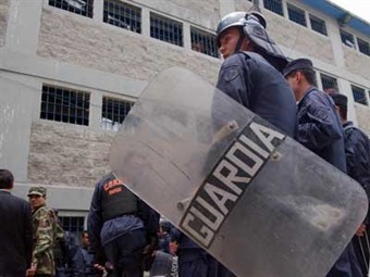 Capturan a tres guardias del Inpec por cometer irregularidades en la cárcel La Picota