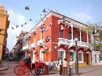 Se mantiene refuerzos policiales en Cartagena por incremento de turismo