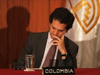 Canciller Jaime Bermúdez sostiene que tiene que ser firme la lucha contra el terrorismo