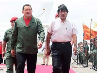 Presidente boliviano Evo Morales llegó a Venezuela con ayuda humanitaria