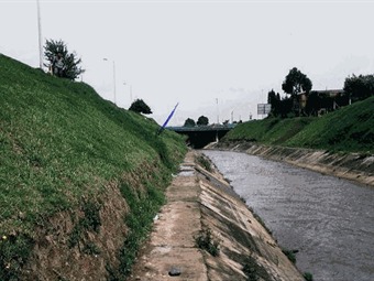 No ha sido rescatado niño que cayó al río Fucha