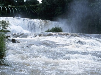 La mayoría de departamentos suministra agua con riesgo para el consumo humano