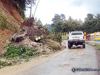 Seis carreteras cerradas por deslizamientos en vías que comunican a Bogotá y Cundinamarca