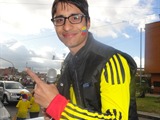Los colombianos se ponen la camiseta. Gustavo “Tavo” Bernate Los colombianos se ponen la camiseta. Gustavo “Tavo” Bernate