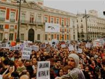 Miles protagonizan las marchas de los "indignados" que comenzaron en Asia y Oceanía