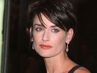 Demi Moore es ingresada por 'abuso de sustancias'