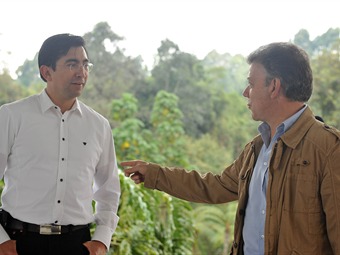 Presidente Santos pide acelerar licitación de tercer canal de televisión