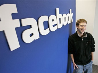 Facebook hace historia pese a un primer día en bolsa poco convincente